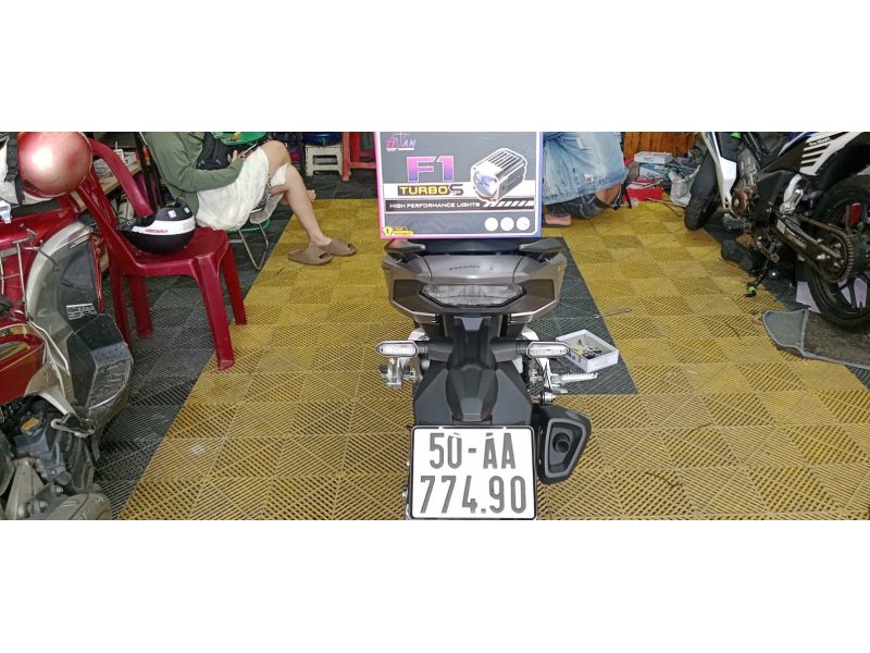 Độ đèn nâng cấp ánh sáng Trợ sáng Titan F1 Turbo S cho xe Winner X